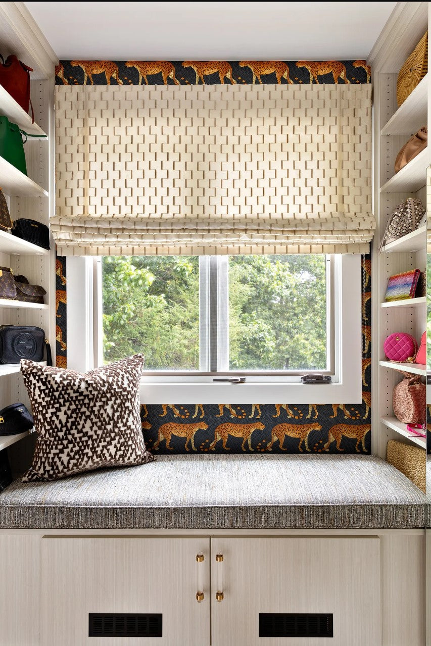 Leopard Walk Wallpaper